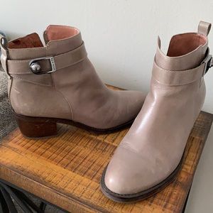 Louise et Cie Ankle Boots